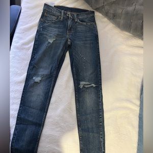 Levi’s ripped jeans